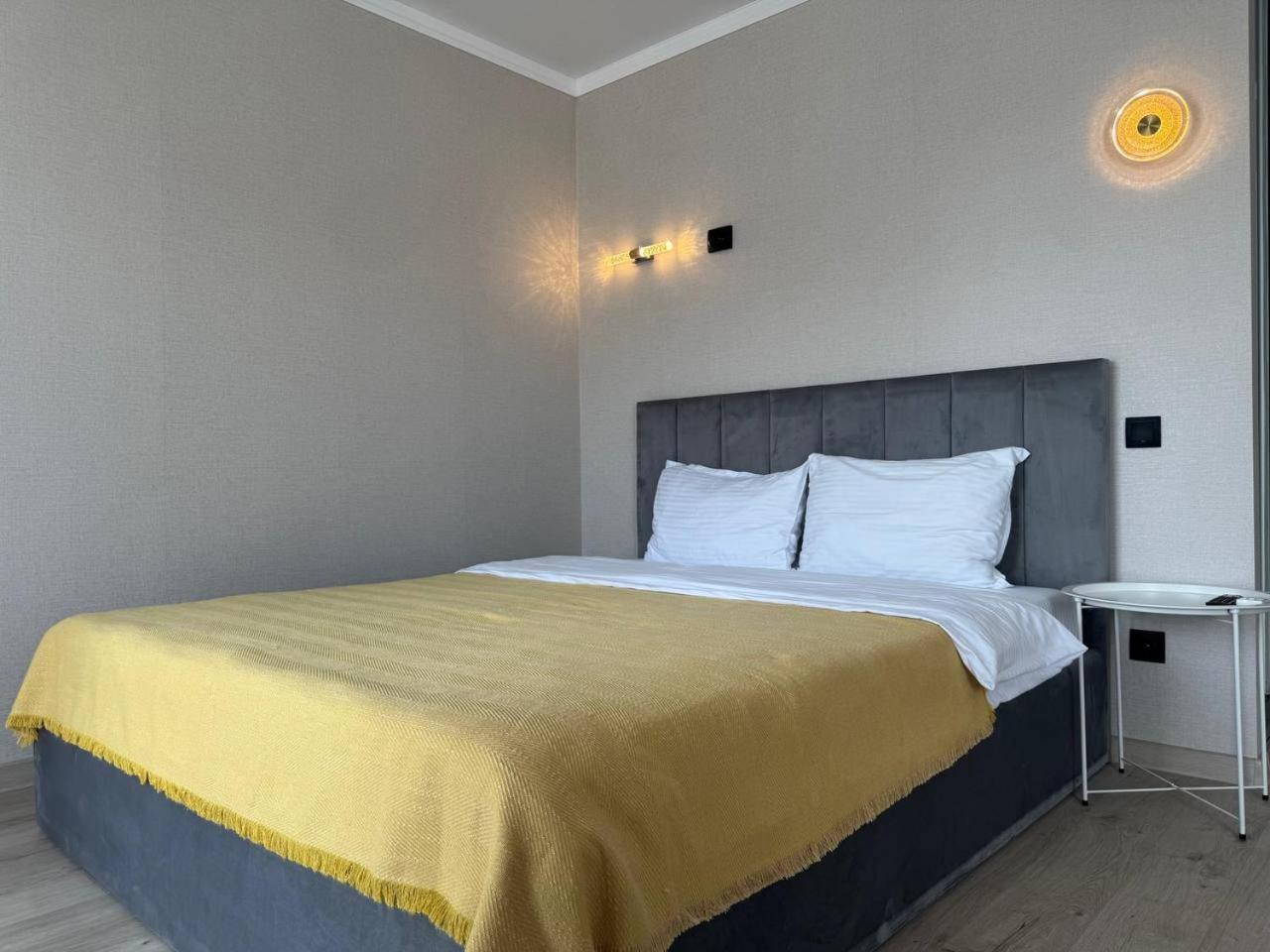 Seven City Apartments Semej Zewnętrze zdjęcie
