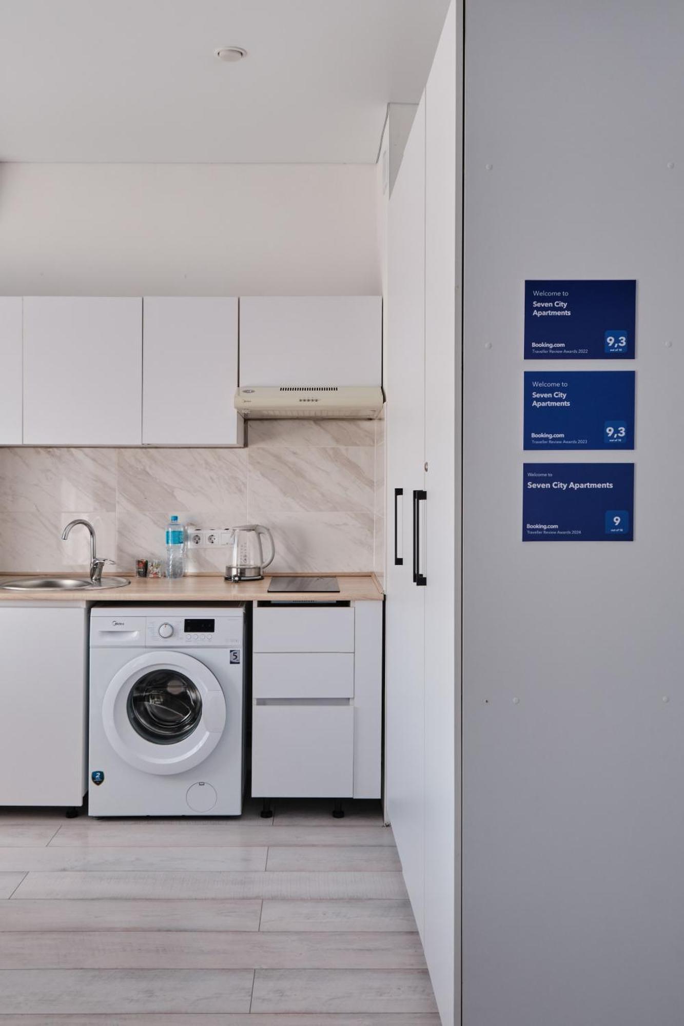 Seven City Apartments Semej Zewnętrze zdjęcie